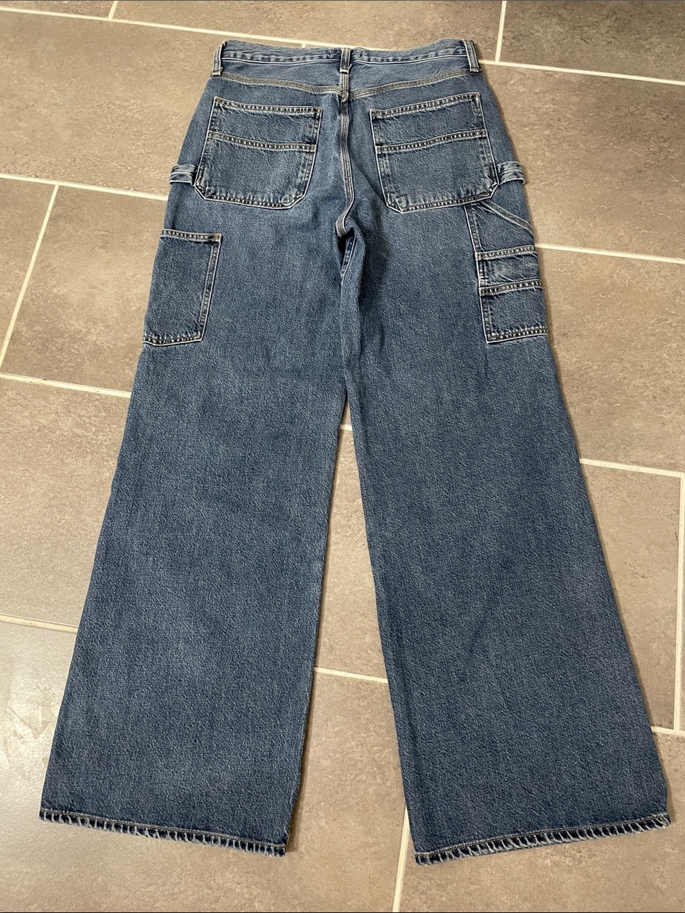 Agolde Wide-Leg Carpenter Jeans in Medium Blue - Picture 5 of 13